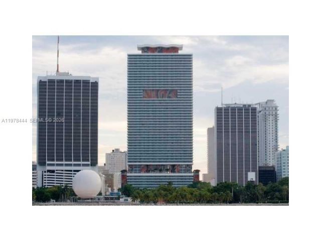 condo for rent in Miami - 50 Biscayne Blvd 703 - MondialRealty