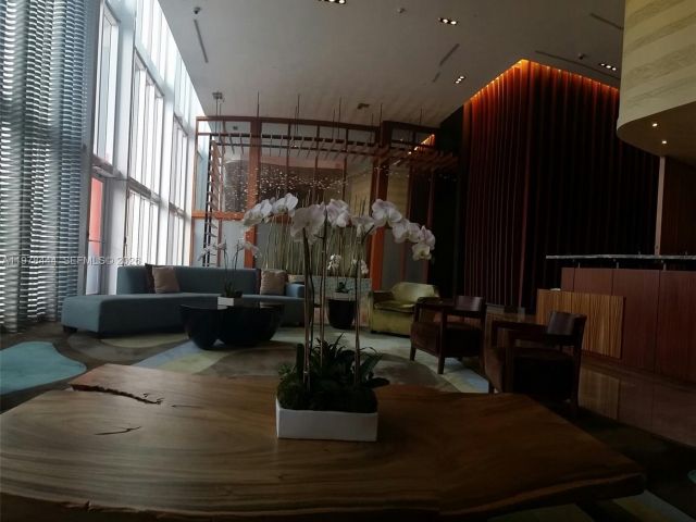 condo for rent in Miami - 50 Biscayne Blvd 703 - MondialRealty