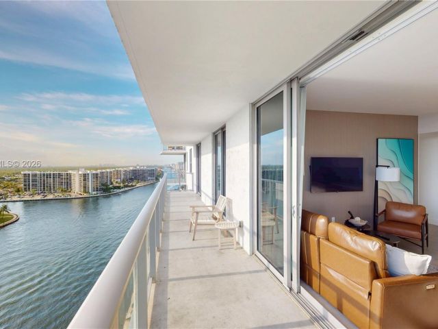 Apartment for sale  Unit #R1004 - photo 7535695