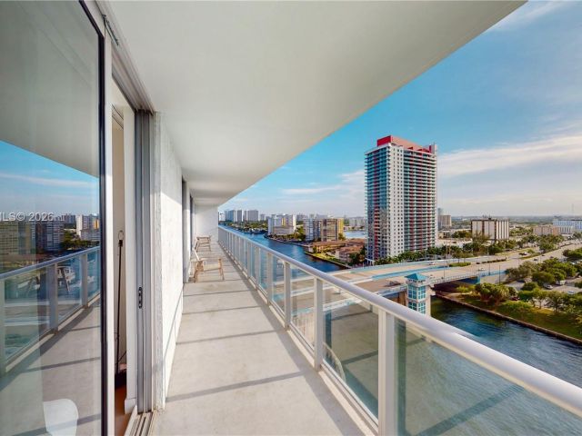 Apartment for sale  Unit #R1004 - photo 7535696