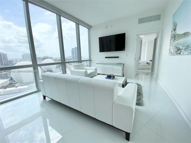 Apartment for rent  Unit #1602 - photo 7488058