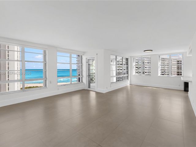 3-bedroom condo for sale in Miami Beach - 5660 Collins Ave 11B - MondialRealty