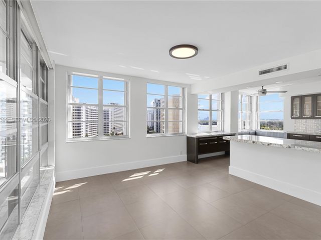 3-bedroom condo for sale in Miami Beach - 5660 Collins Ave 11B - MondialRealty