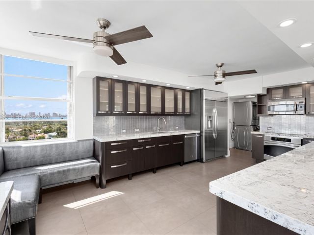 3-bedroom condo for sale in Miami Beach - 5660 Collins Ave 11B - MondialRealty