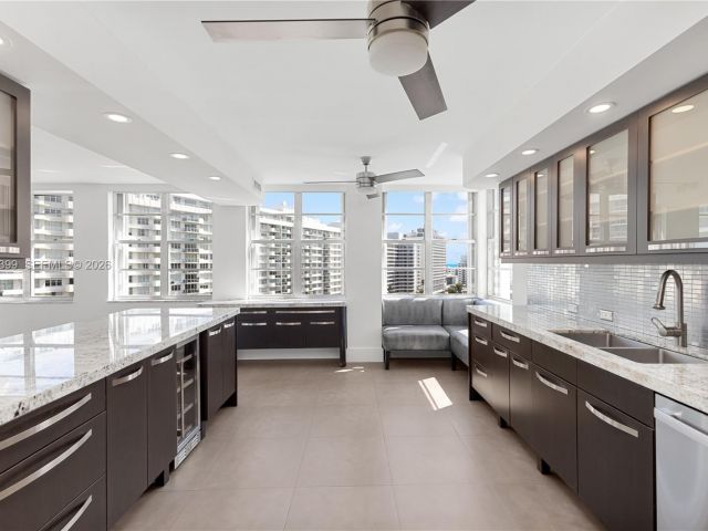 3-bedroom condo for sale in Miami Beach - 5660 Collins Ave 11B - MondialRealty