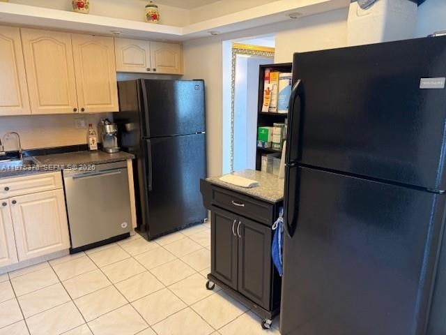 Apartment for sale  Unit #201 - photo 7501844