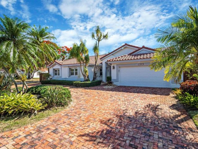 4-bedroom home for sale in Miami - 15327 SW 55th Ter - MondialRealty