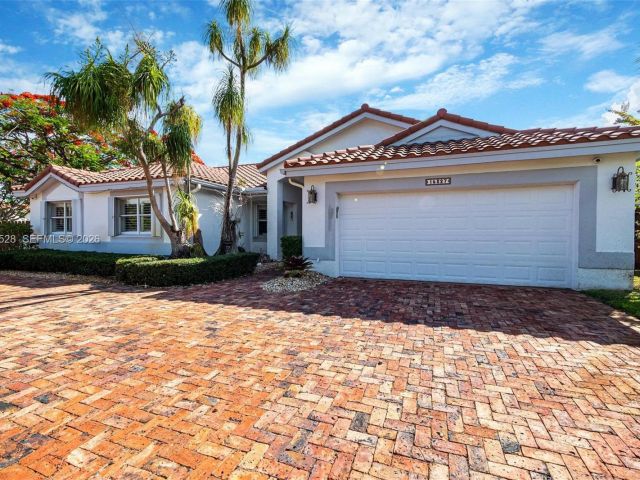 4-bedroom home for sale in Miami - 15327 SW 55th Ter - MondialRealty