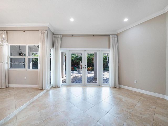 4-bedroom home for sale in Miami - 15327 SW 55th Ter - MondialRealty