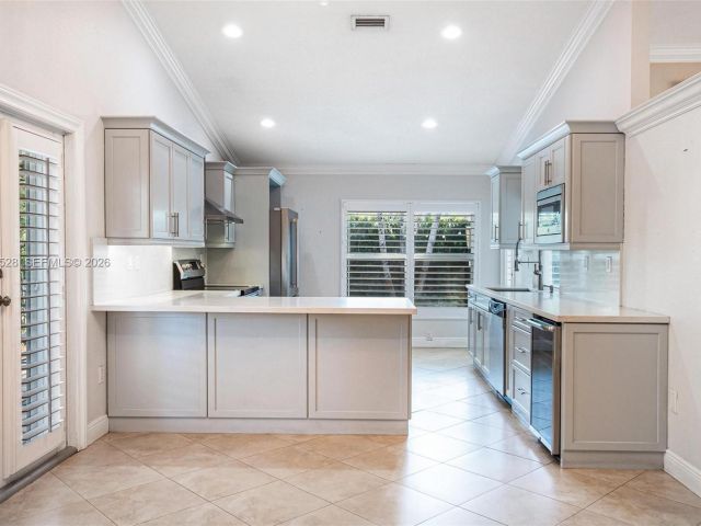 4-bedroom home for sale in Miami - 15327 SW 55th Ter - MondialRealty