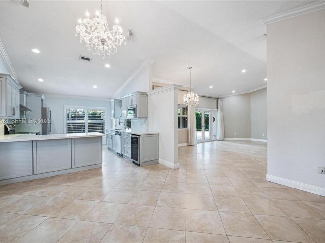 4-bedroom home for sale in Miami - 15327 SW 55th Ter - MondialRealty