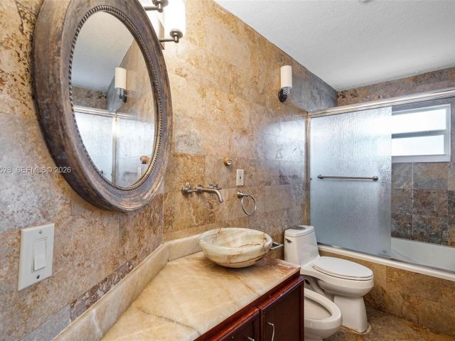 4-bedroom home for sale in Miami - 15327 SW 55th Ter - MondialRealty
