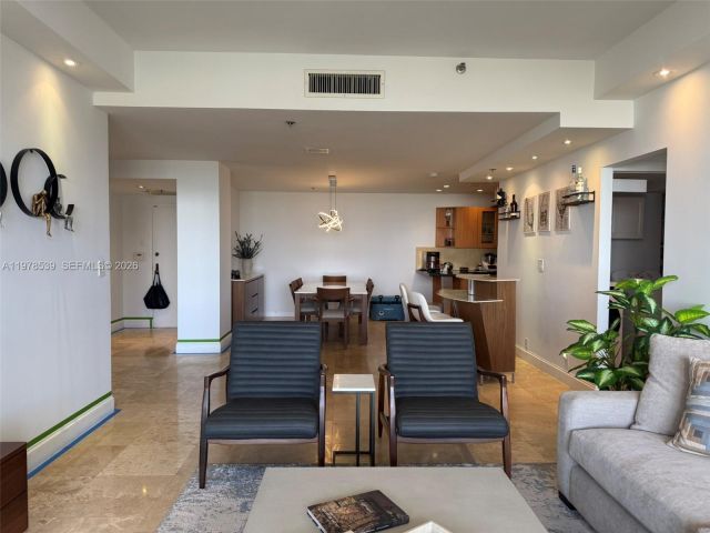 Apartment for rent  Unit #606 - photo 7491754