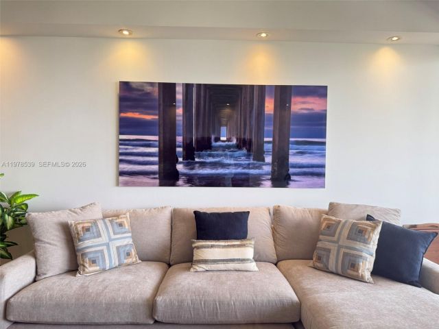 Apartment for rent  Unit #606 - photo 7491755