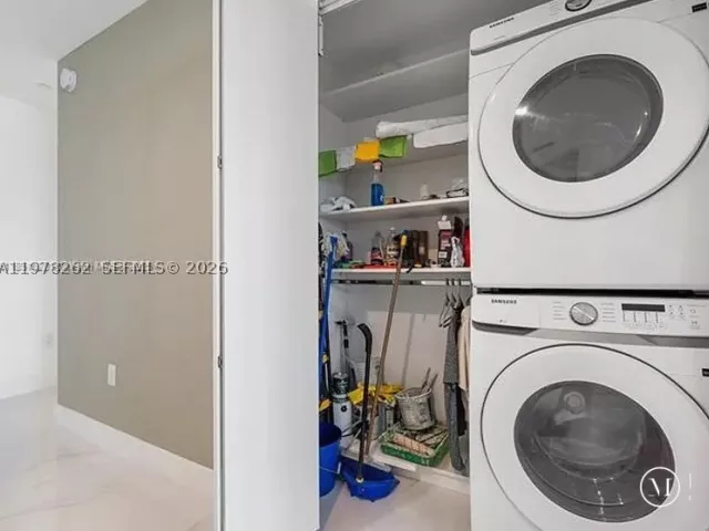2-bedroom condo for sale in Miami - 700 NE 24TH ST 606 - MondialRealty
