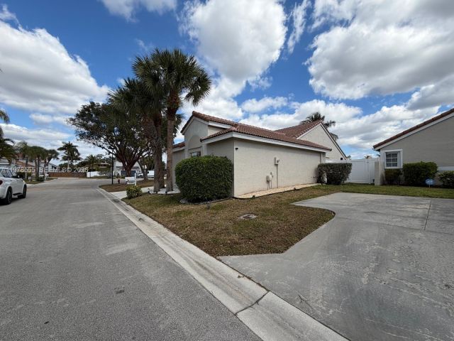 Home for sale at 10285 Allegro Dr - photo 7453408