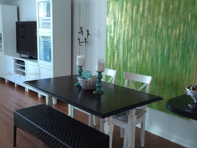 1-bedroom condo for rent in Miami - 31 SE 5th St 2206 - MondialRealty