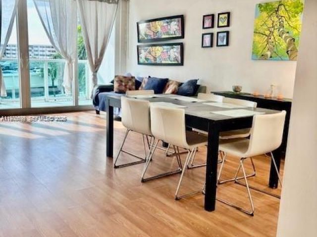 Apartment for sale  Unit #302 - photo 7484052