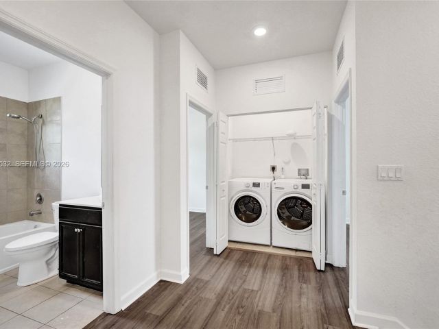 Home for sale at 1609 SW 28th St - photo 7534855