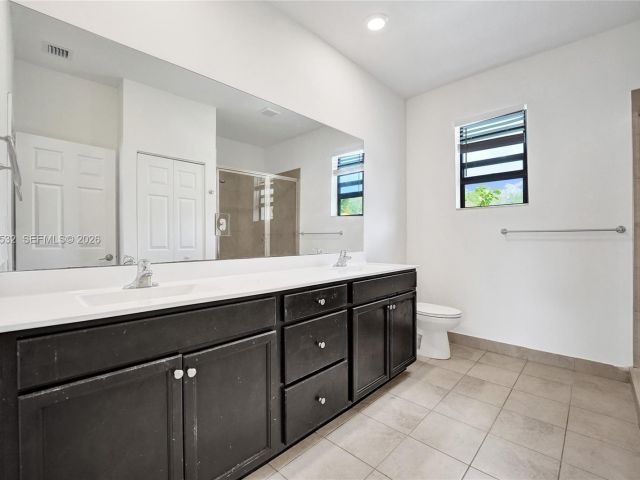 Home for sale at 1609 SW 28th St - photo 7534857