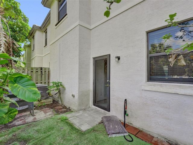 Home for sale at 1609 SW 28th St - photo 7534865