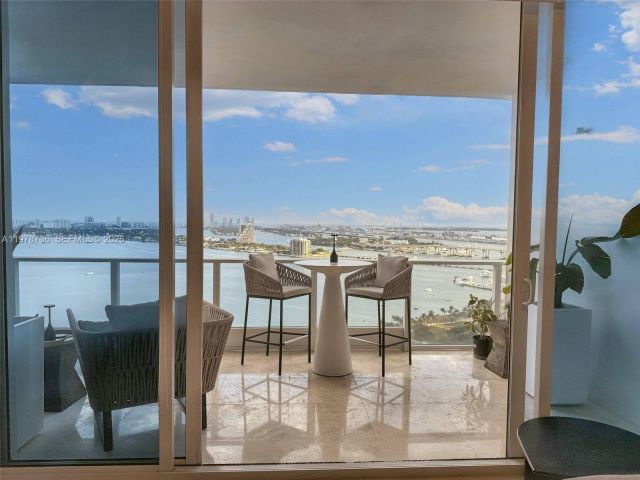 Apartment for rent  Unit #2704 - photo 7494836