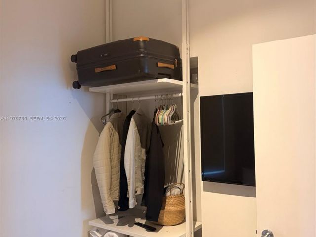 Apartment for rent  Unit #2704 - photo 7494840