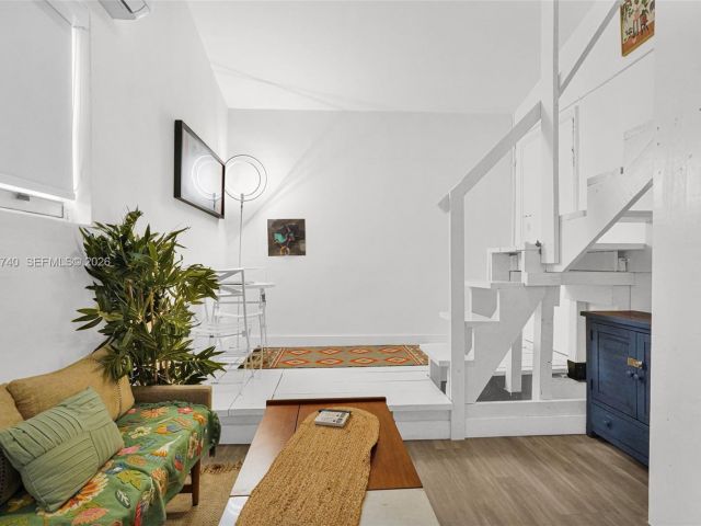 Home for rent at 274 NW 43rd St n/a - photo 7516754