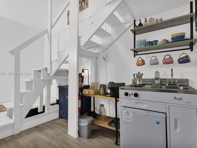 Home for rent at 274 NW 43rd St n/a - photo 7516756