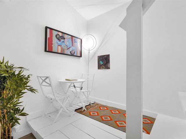 Home for rent at 274 NW 43rd St n/a - photo 7516757