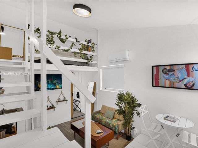 Home for rent at 274 NW 43rd St n/a - photo 7516758