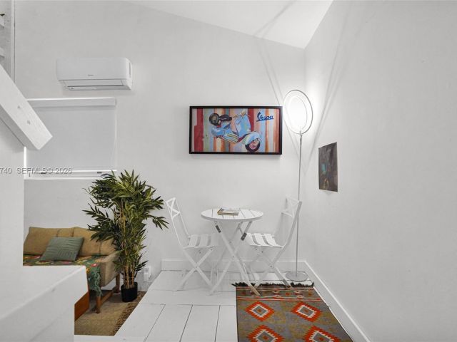 Home for rent at 274 NW 43rd St n/a - photo 7516759