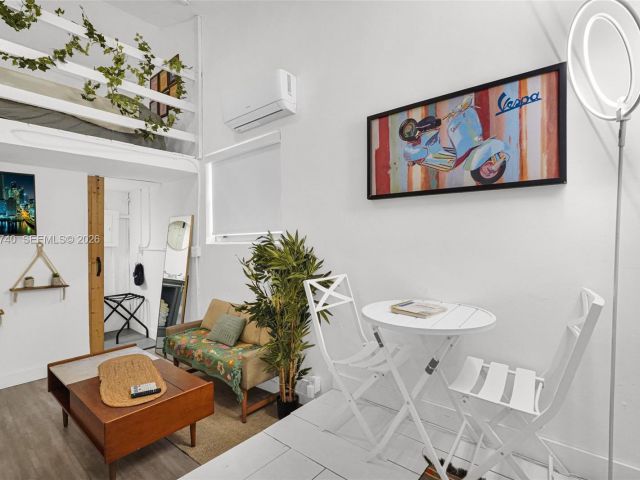 Home for rent at 274 NW 43rd St n/a - photo 7516760