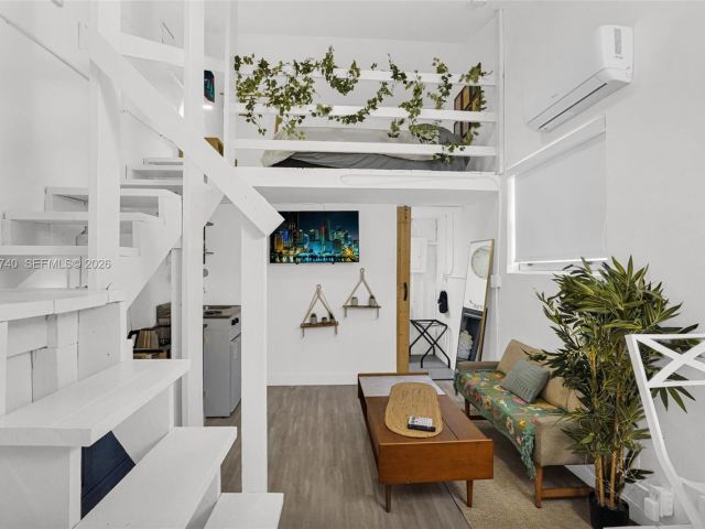 Home for rent at 274 NW 43rd St n/a - photo 7516761