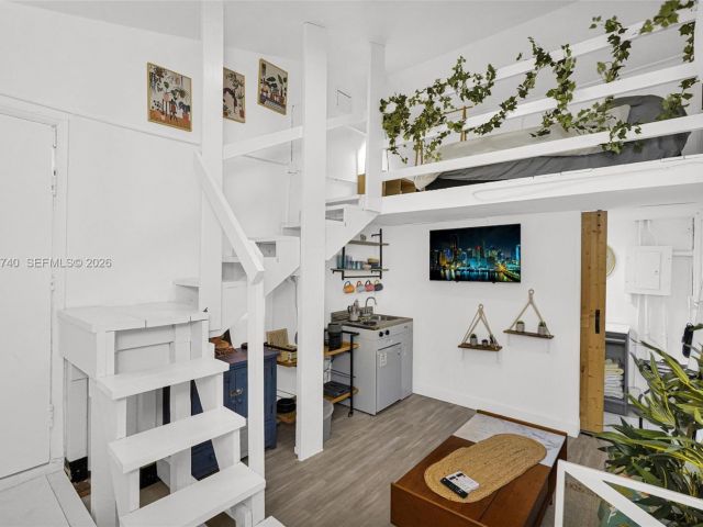 Home for rent at 274 NW 43rd St n/a - photo 7516762