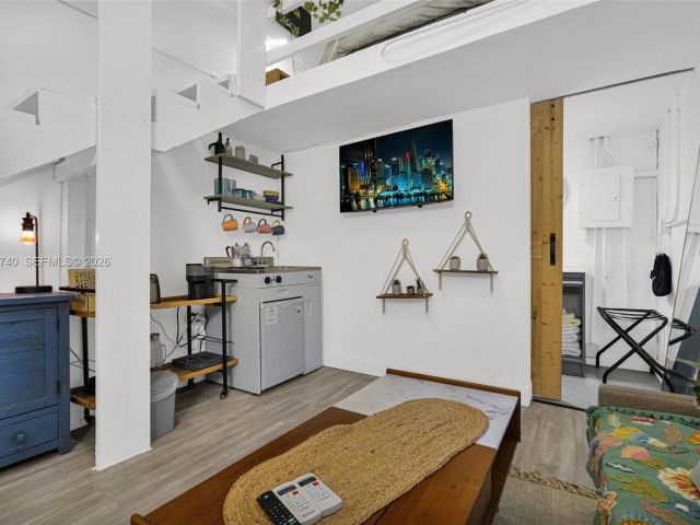 Home for rent at 274 NW 43rd St n/a - photo 7516763