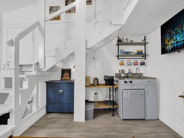 Home for rent at 274 NW 43rd St n/a - photo 7516766