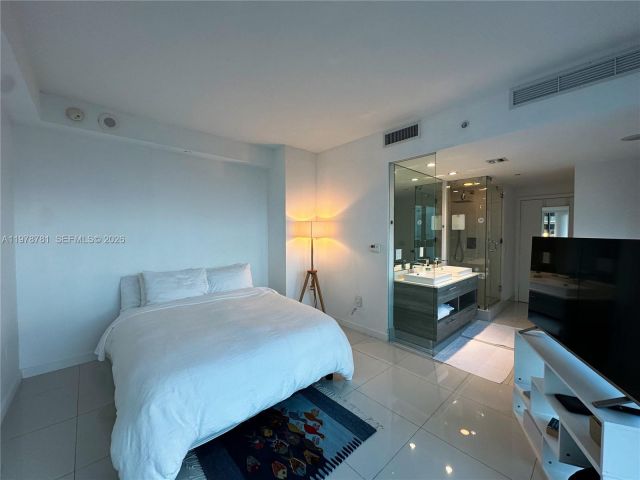 Apartment for rent  Unit #2108 - photo 7494620