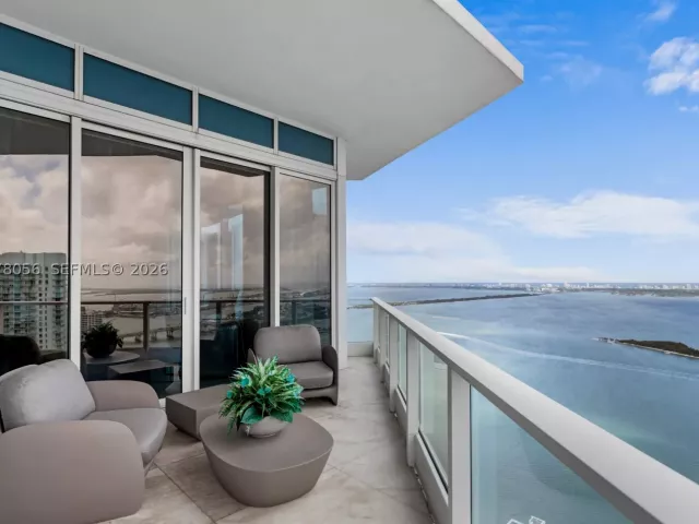 4-bedroom condo for sale in Miami - 2020 N Bayshore Dr PH 4702 - MondialRealty