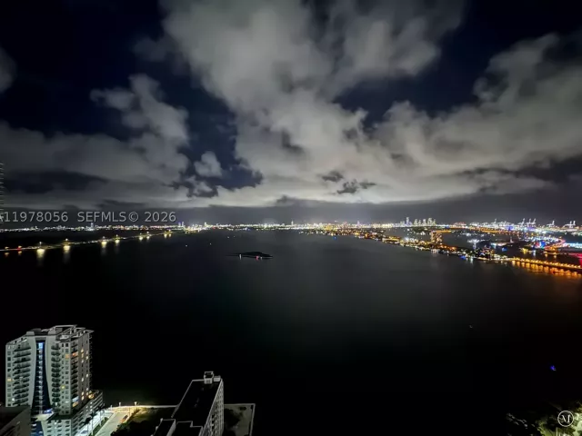 4-bedroom condo for sale in Miami - 2020 N Bayshore Dr PH 4702 - MondialRealty