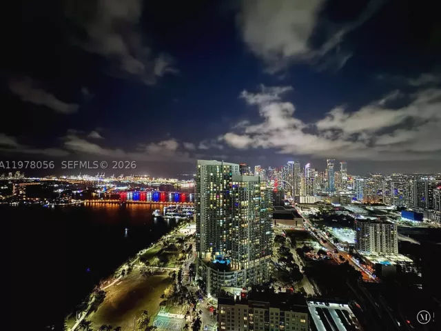 4-bedroom condo for sale in Miami - 2020 N Bayshore Dr PH 4702 - MondialRealty