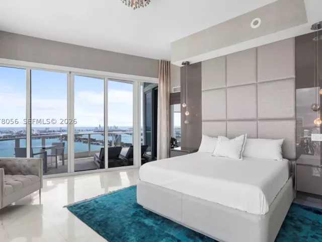 4-bedroom condo for sale in Miami - 2020 N Bayshore Dr PH 4702 - MondialRealty