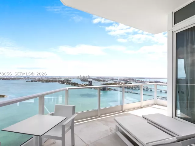 4-bedroom condo for sale in Miami - 2020 N Bayshore Dr PH 4702 - MondialRealty