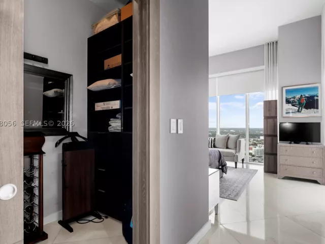 4-bedroom condo for sale in Miami - 2020 N Bayshore Dr PH 4702 - MondialRealty