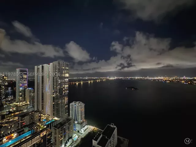 4-bedroom condo for sale in Miami - 2020 N Bayshore Dr PH 4702 - MondialRealty