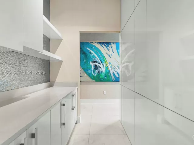 4-bedroom condo for sale in Miami - 2020 N Bayshore Dr PH 4702 - MondialRealty