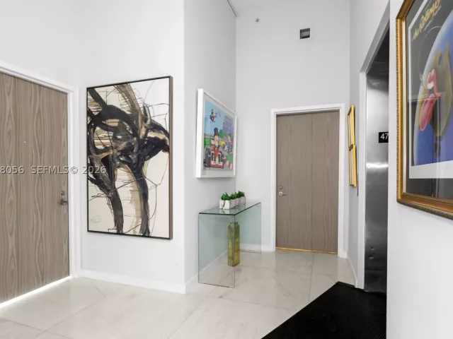 4-bedroom condo for sale in Miami - 2020 N Bayshore Dr PH 4702 - MondialRealty