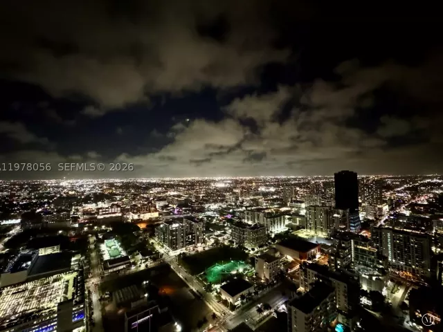 4-bedroom condo for sale in Miami - 2020 N Bayshore Dr PH 4702 - MondialRealty