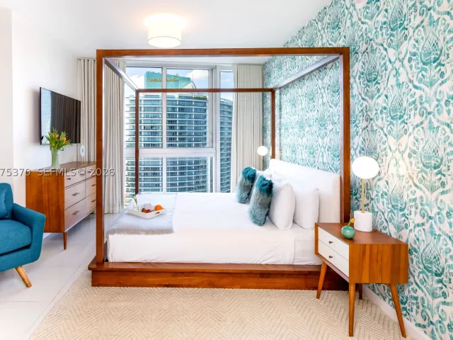 2-bedroom condo for sale in Miami - 485 Brickell Ave 4702 - MondialRealty