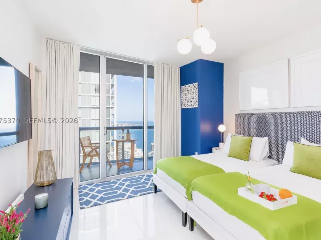 2-bedroom condo for sale in Miami - 485 Brickell Ave 4702 - MondialRealty